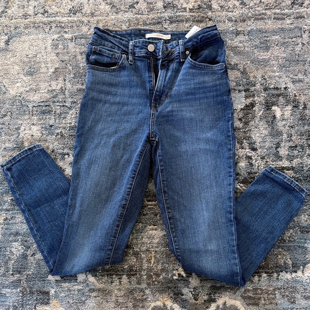 Levi's Classic Indigo Jeans - Picture 5 of 5